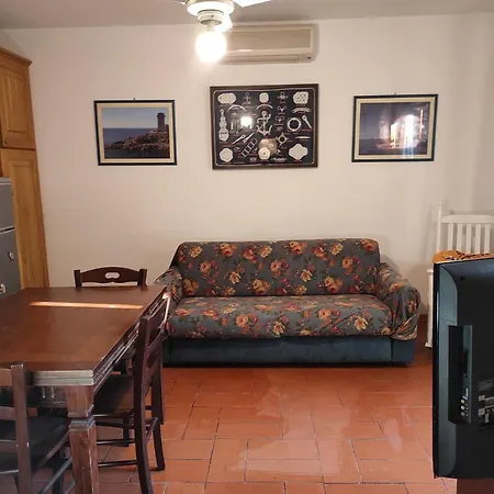 In Capraia Isola Holiday home *